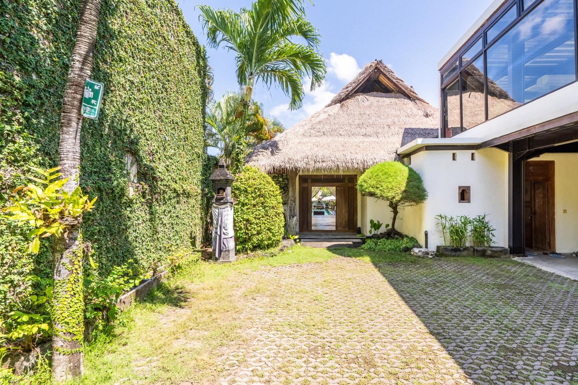 Villa Ku Estate *